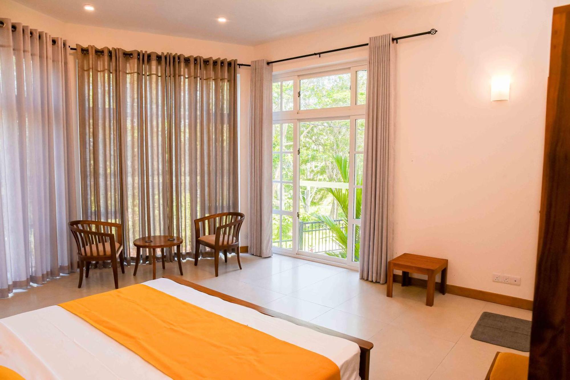 Roberosia - Holiday Home Kandy Bagian luar foto